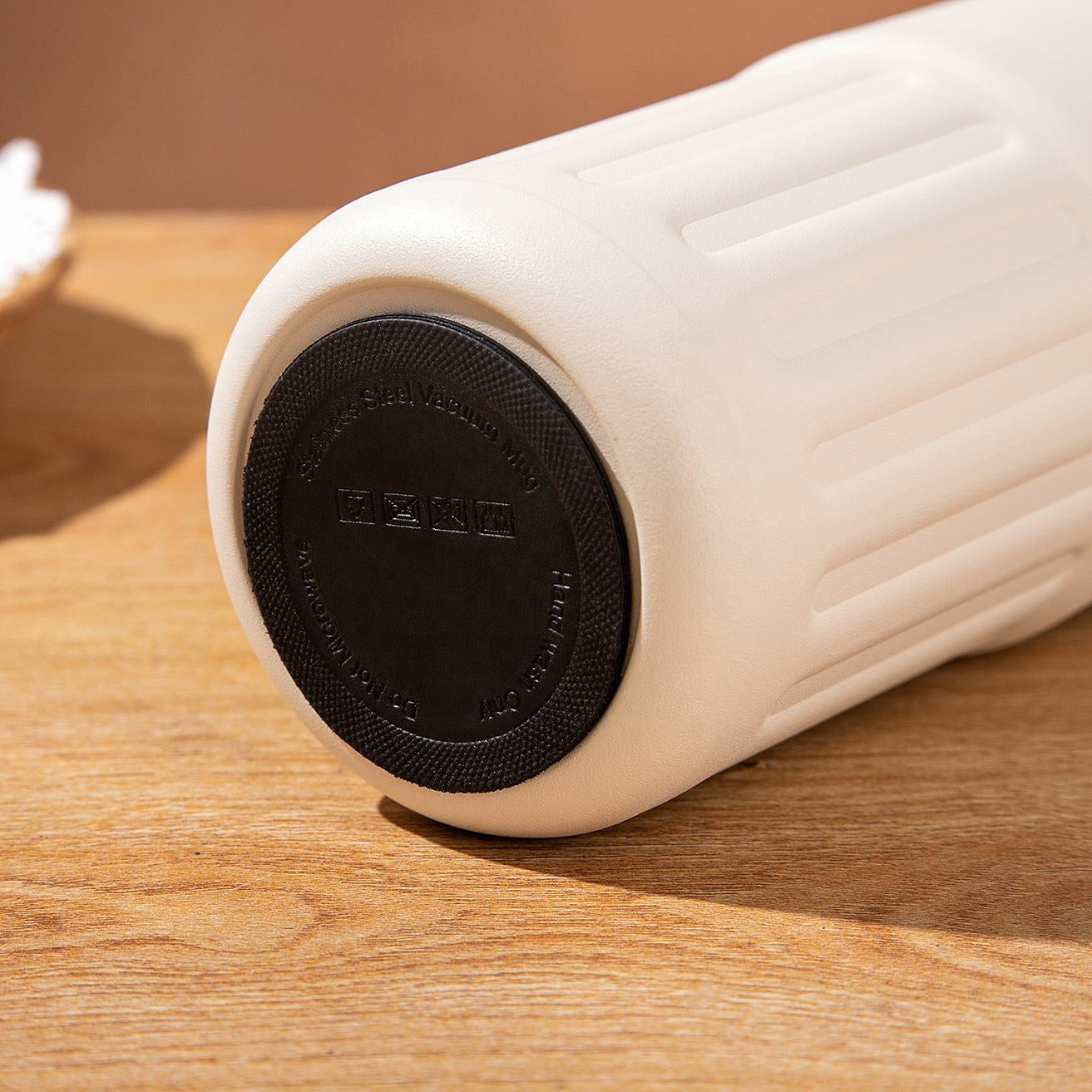 TEMPERATURE COFFEE AND DRINKS MUG VACCUM INSULATED DESIGN